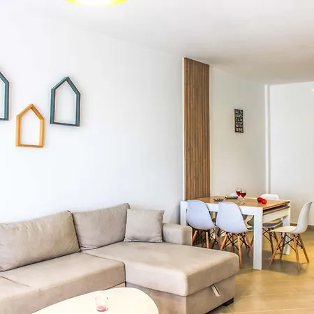 Spacious Living 828 Gasthof Golem (Tirana)
