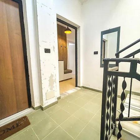 Spacious Living 828